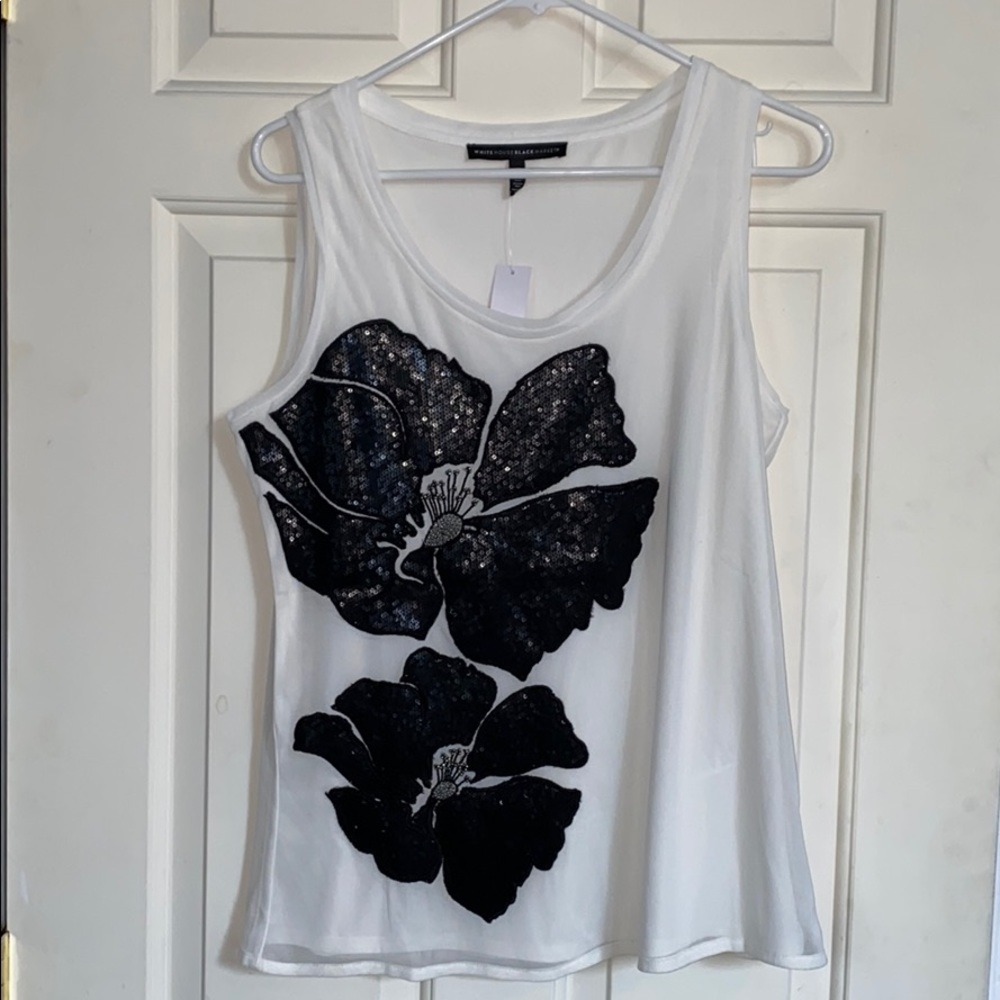 White House Black Market NWT appliqué emb sl top - Picture 1 of 3